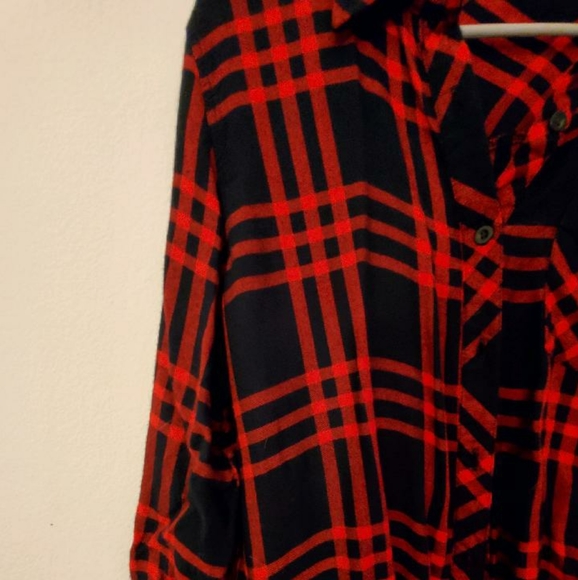 Plaid flannel top - Picture 3 of 6